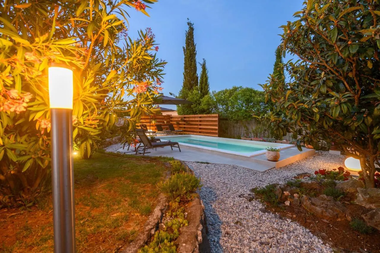 Haus Rustica Villa Pula 0*,  Kroatië