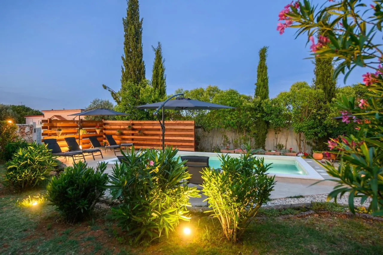 Vakantiehuis Haus Rustica Villa Pula