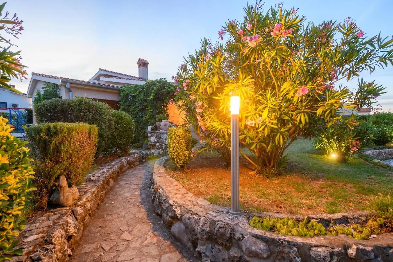 Haus Rustica 0*, Pula Croatia