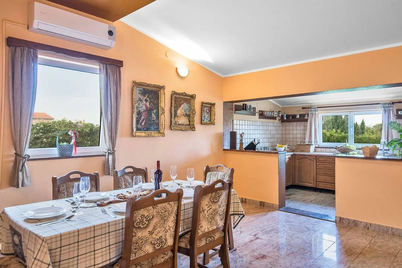 Villa Haus Rustica Pula 0*,  Kroatien